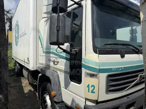 Foreign Used Volvo FL250 Refrigerator Truck.