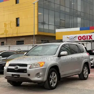 Toyota RAV4 Limited 2011 Silver