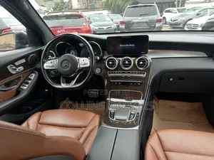 Mercedes-Benz GLC-Class 2021 Blue