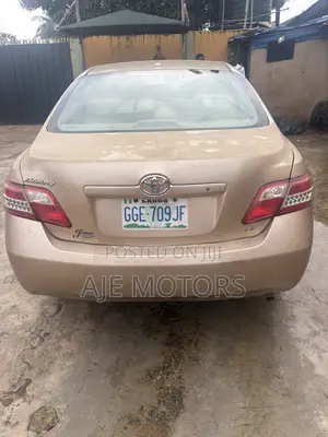 Toyota Camry 2010 Gold