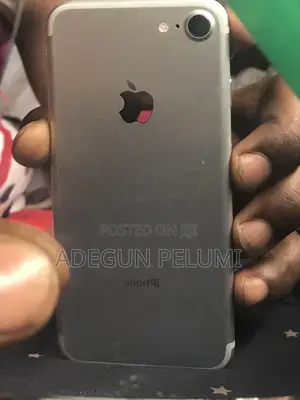Apple iPhone 7 32 GB Silver