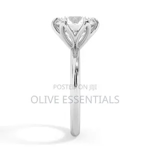 Moissanite Diamond Ring