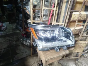 Lexus GX 460 Right Side Headlight 2015/2016
