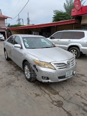 Toyota Camry 2010 Silver