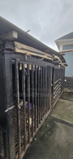 Solid 3 Compatment Spacious12ft by 5ft Dog Cage