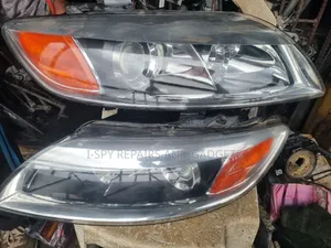 Set Head Lamp Audi Q7 Model 2010