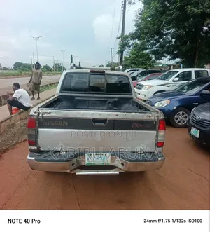 Nissan Frontier 2002 Silver