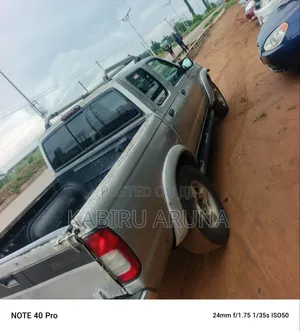 Nissan Frontier 2002 Silver