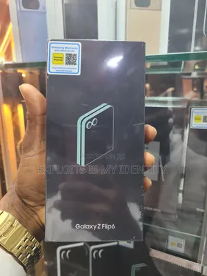 New Samsung Galaxy Z Flip6 256 GB Green