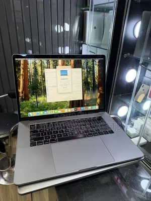 Laptop Apple MacBook Pro 2018 16GB Intel Core i7 SSD 1T