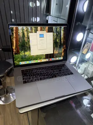 Laptop Apple MacBook Pro 2018 16GB Intel Core i7 SSD 1T
