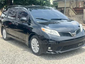 Toyota Sienna 2011 Gray