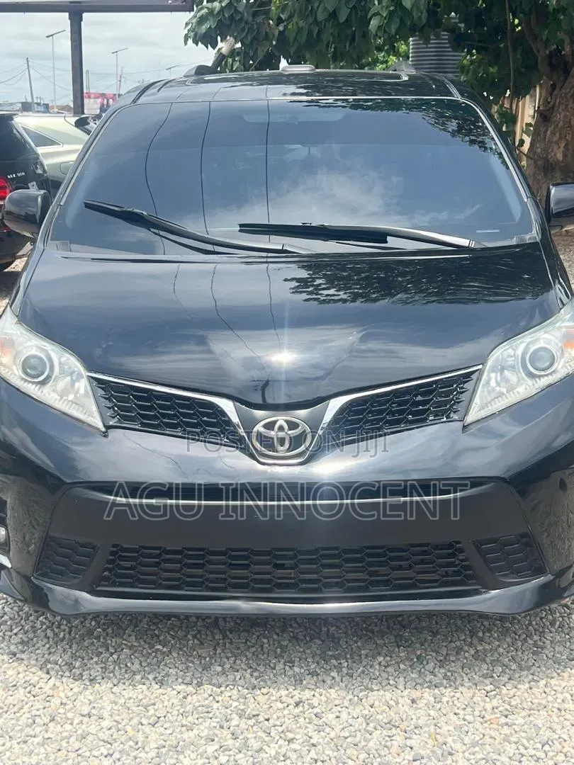Toyota Sienna 2011 Gray