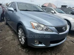 Lexus IS 2010 Blue
