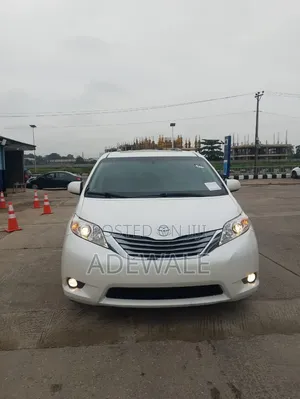 Toyota Sienna 2015 White