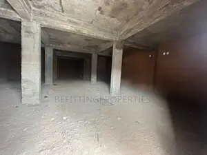 148 SQM Warehouse to Let
