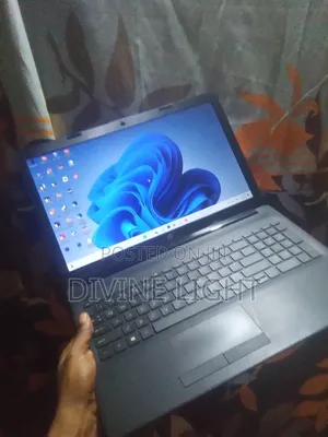 Laptop HP 15 4GB Intel Core i3 HDD+SSD 500GB