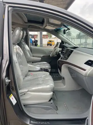 Toyota Sienna XLE 8 Passenger 2011 Gray