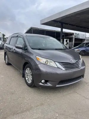 Toyota Sienna XLE 8 Passenger 2011 Gray