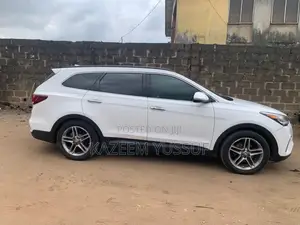 Hyundai Santa Fe SE Ultimate AWD 2017 White