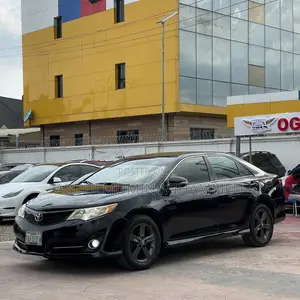 Toyota Camry SE 4dr Sedan (2.5L 4cyl 6A) 2014 Black