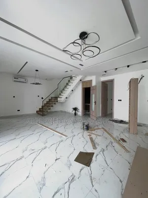 5bdrm Duplex in Chevron for rent