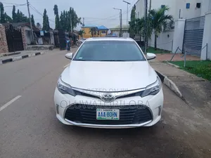 Toyota Avalon Touring FWD Sedan (3.6L 6cyl 6A) 2016 White