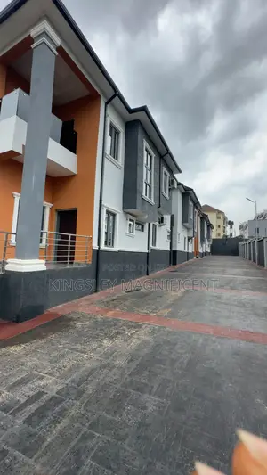 4bdrm Duplex in Lifecamp for sale