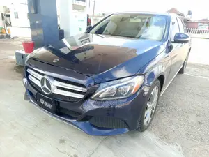 Mercedes-Benz C300 2015 Blue