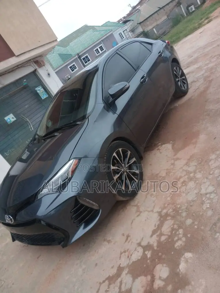 Toyota Corolla 2018 Gray