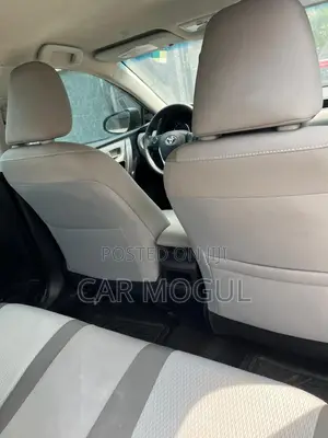 Toyota Corolla LE (1.8L 4cyl 2A) 2019 Gray