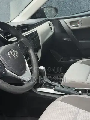 Toyota Corolla LE (1.8L 4cyl 2A) 2019 Gray