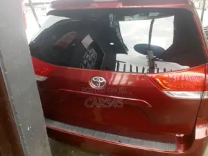 Toyota Sienna 2012 Burgandy