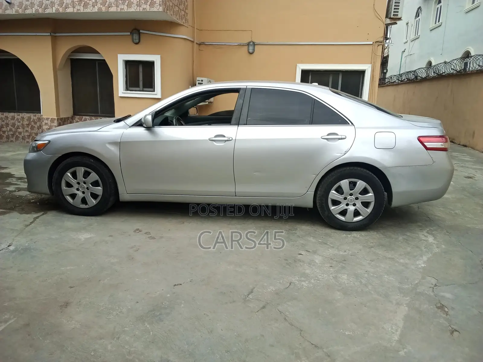 Toyota Camry 2011 Silver