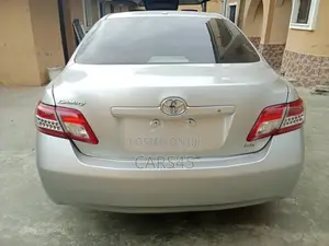 Toyota Camry 2011 Silver