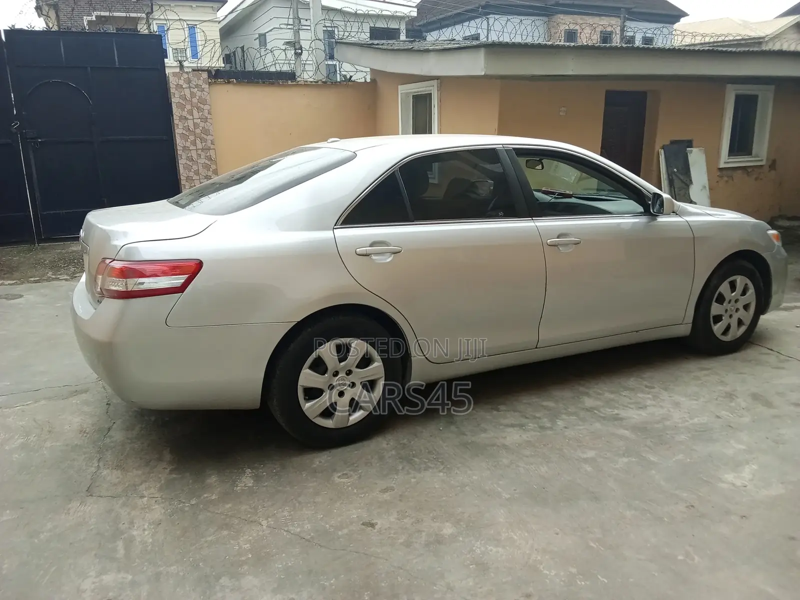 Toyota Camry 2011 Silver