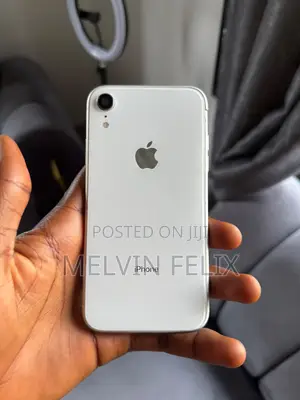 Apple iPhone XR 64 GB White