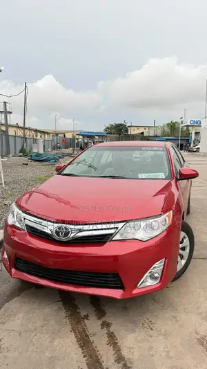 Toyota Camry LE 4dr Sedan (2.5L 4cyl 6A) 2013 Red