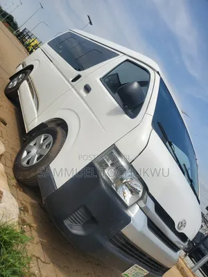 Toyota HiAce 2010 White