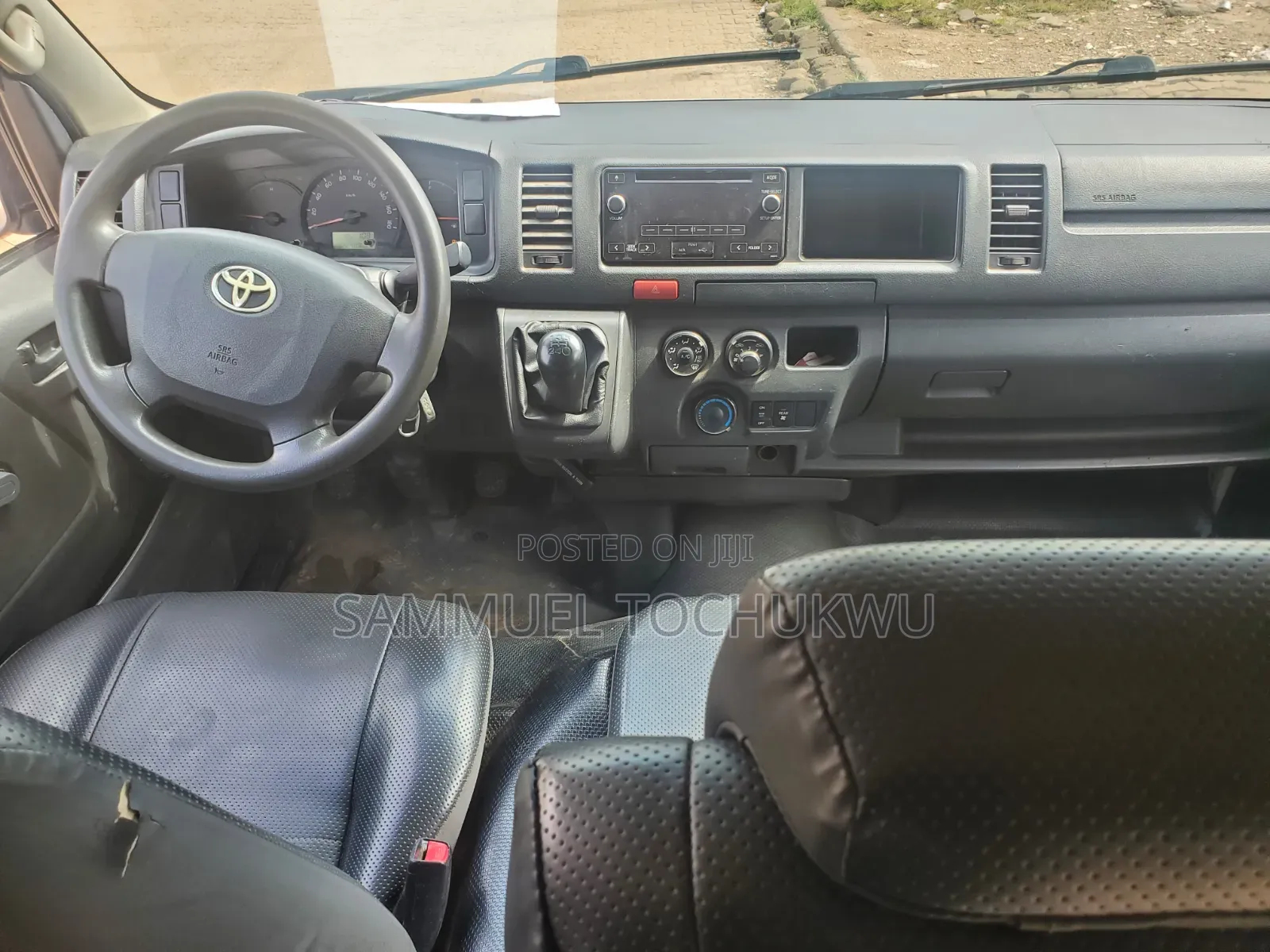 Toyota HiAce 2010 White