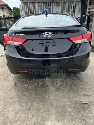 Hyundai Elantra Limited Sedan FWD (1.8L 4cyl 6A) 2013 Black