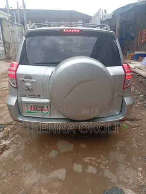 Toyota RAV4 2012 Silver