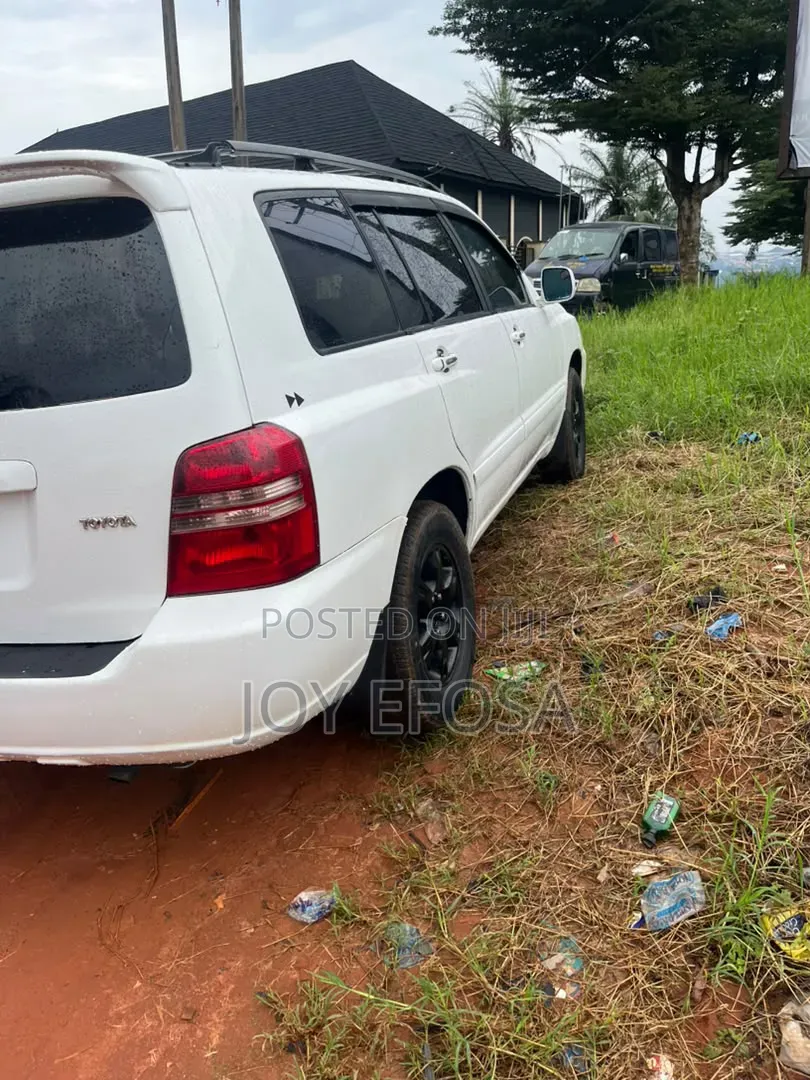 Toyota Highlander 2004 White