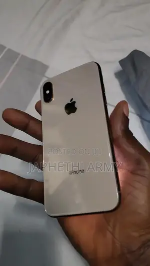 Apple iPhone XR 64 GB Gold