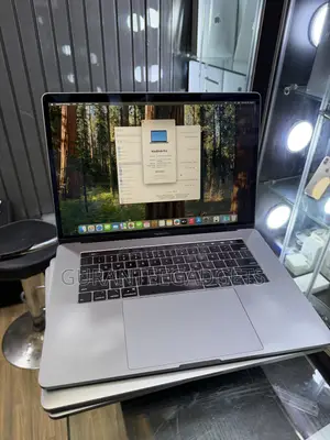 Laptop Apple MacBook Pro 2019 32GB Intel Core i7 SSD 512GB