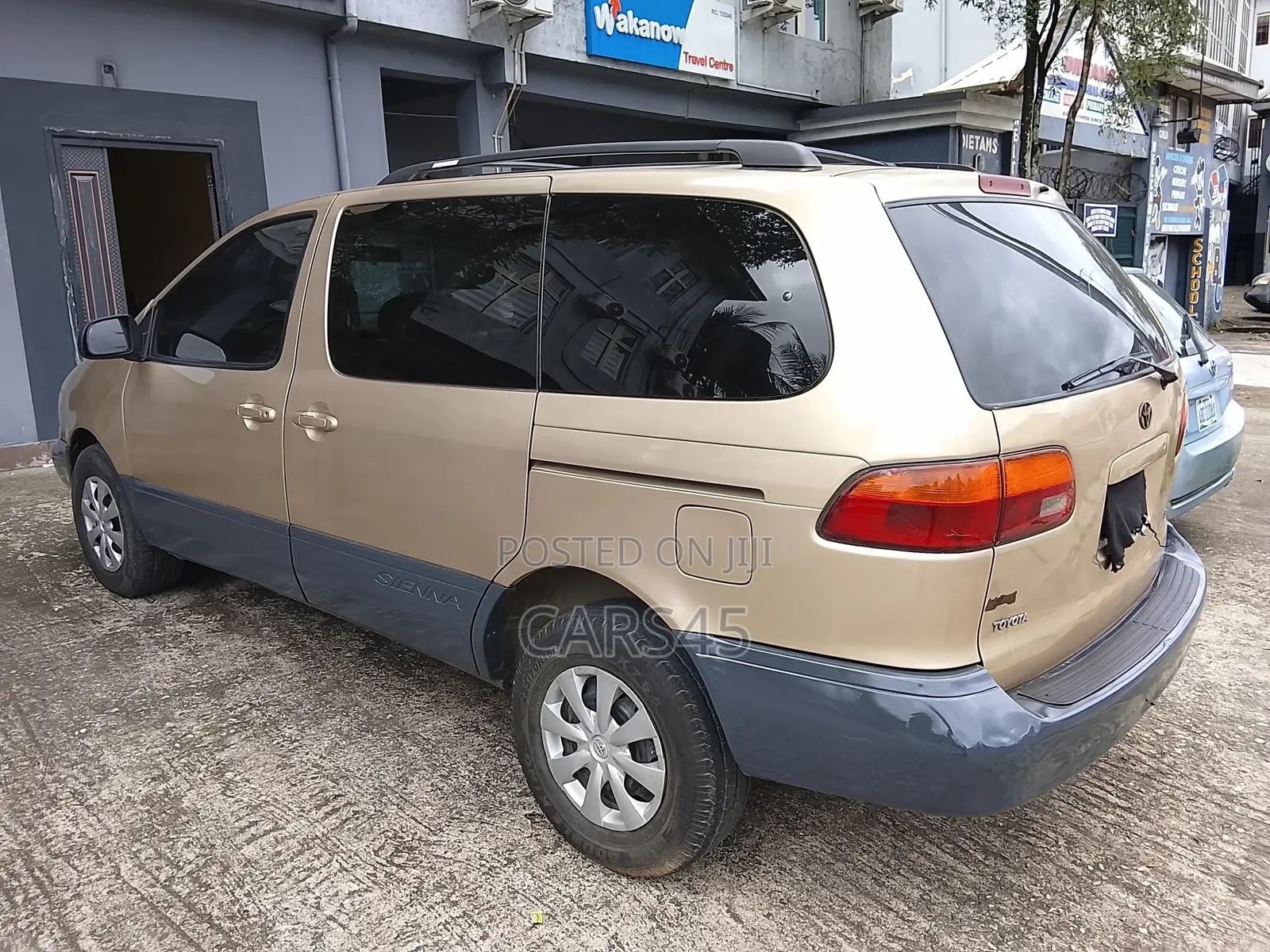 Toyota Sienna CE & 1 hatch 2000 Gold
