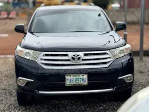 Toyota Highlander Limited 3.5l 4WD 2013 Black