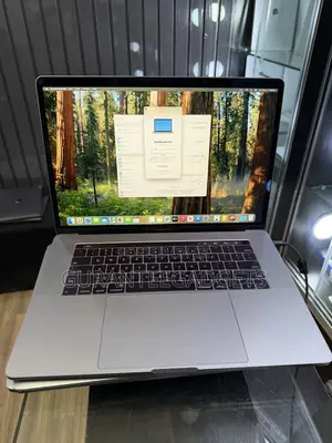 Laptop Apple MacBook Pro 2019 16GB Intel Core i9 SSD 512GB