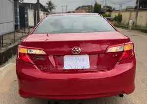 Toyota Camry 2014 Red