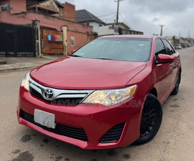 Toyota Camry 2014 Red